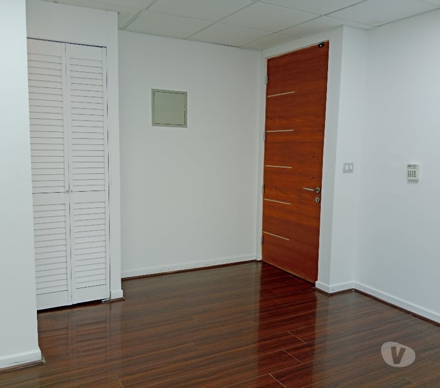 Bienes Raices Santiago Las Condes - Fotos de Vendo Oficina Polo Financiero Nueva Las Condes