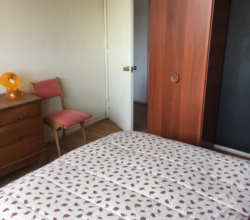 Arriendo de piezas Santiago Providencia - Fotos de AMPLIO DORMITORIO AMOBLADO A PASOS METRO PEDRO DE VALDIVIA