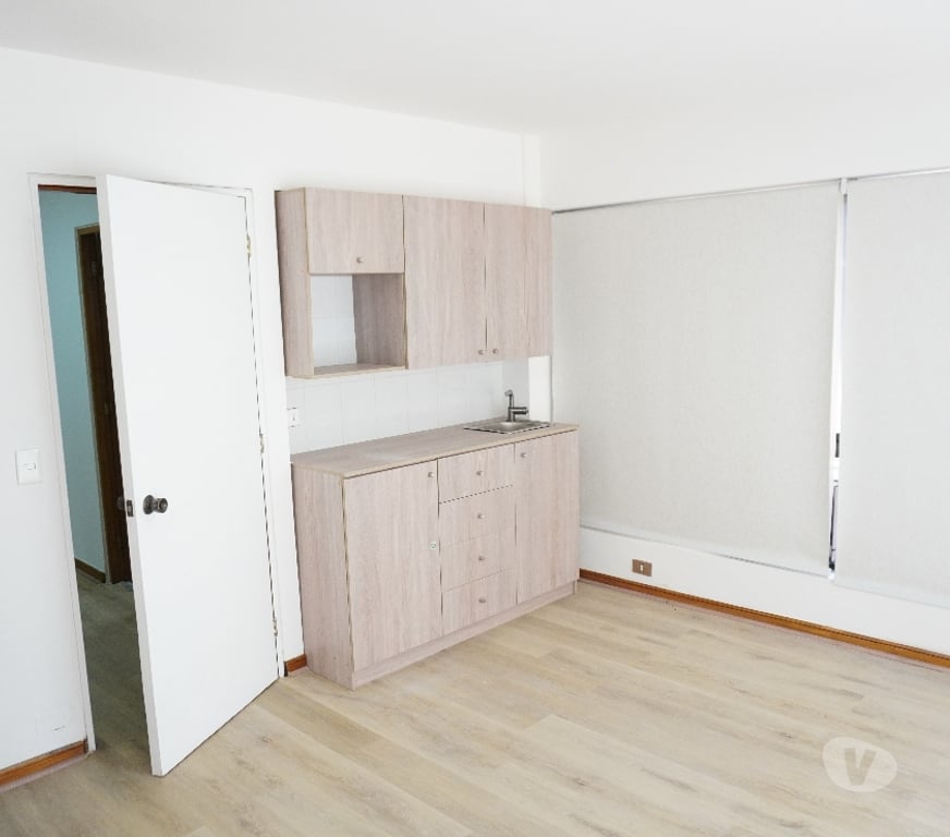 Arriendo oficinas Santiago Providencia - Fotos de Metro Pedro de Valdivia recepcion y 1 privado