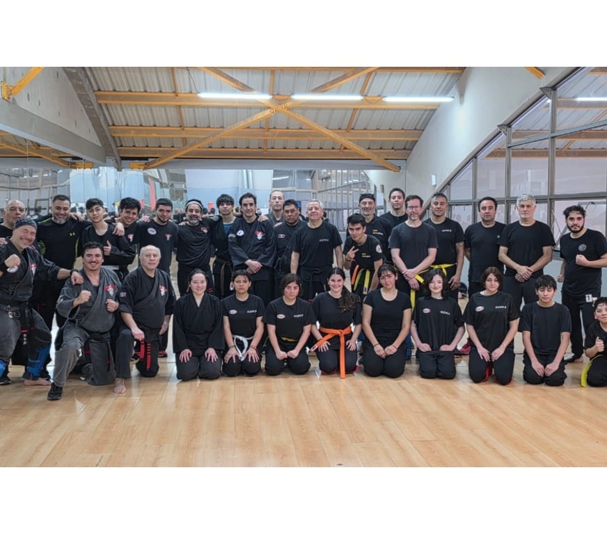 Otros Cursos Santiago Peñalolén - Fotos de Clase de Karate Americano y Kenpo KICKBOXING - Peñalolen