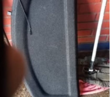 Servicios para Autos Santiago Santiago - Fotos de Cubre maleta Mazda 2 impecable con todas sus fijaciones.