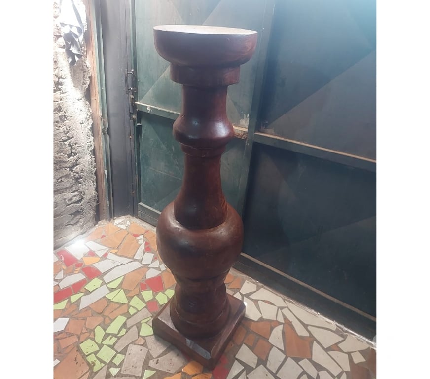 Muebles Santiago La Pintana - Fotos de Venta de mesa de centro rústica y tótem de madera 1.60cm.