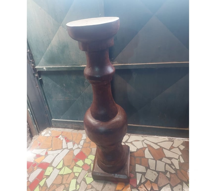 Muebles Santiago La Pintana - Fotos de Venta de mesa de centro rústica y tótem de madera 1.60cm.
