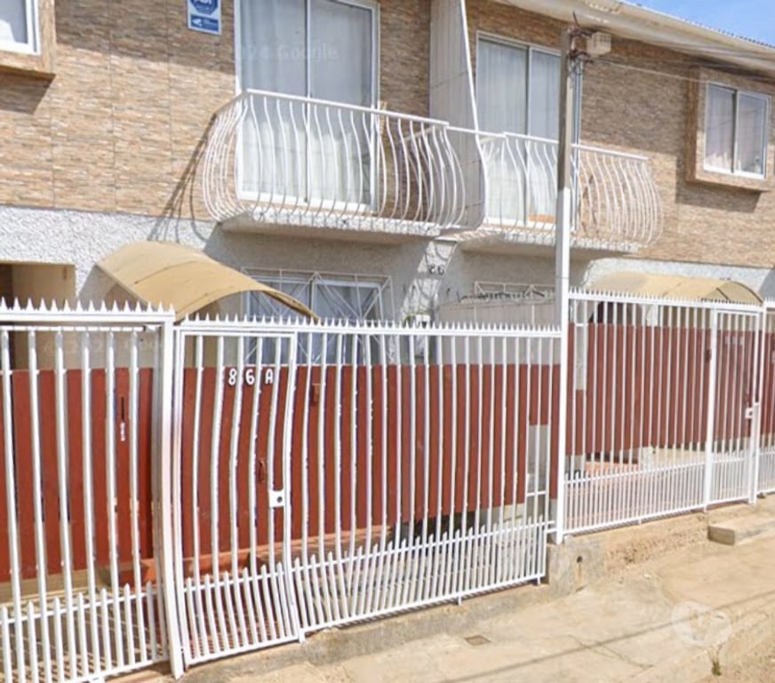 Bienes Raices Valparaíso Viña del Mar - Fotos de Propiedad Sólidas con 2 casas Independientes