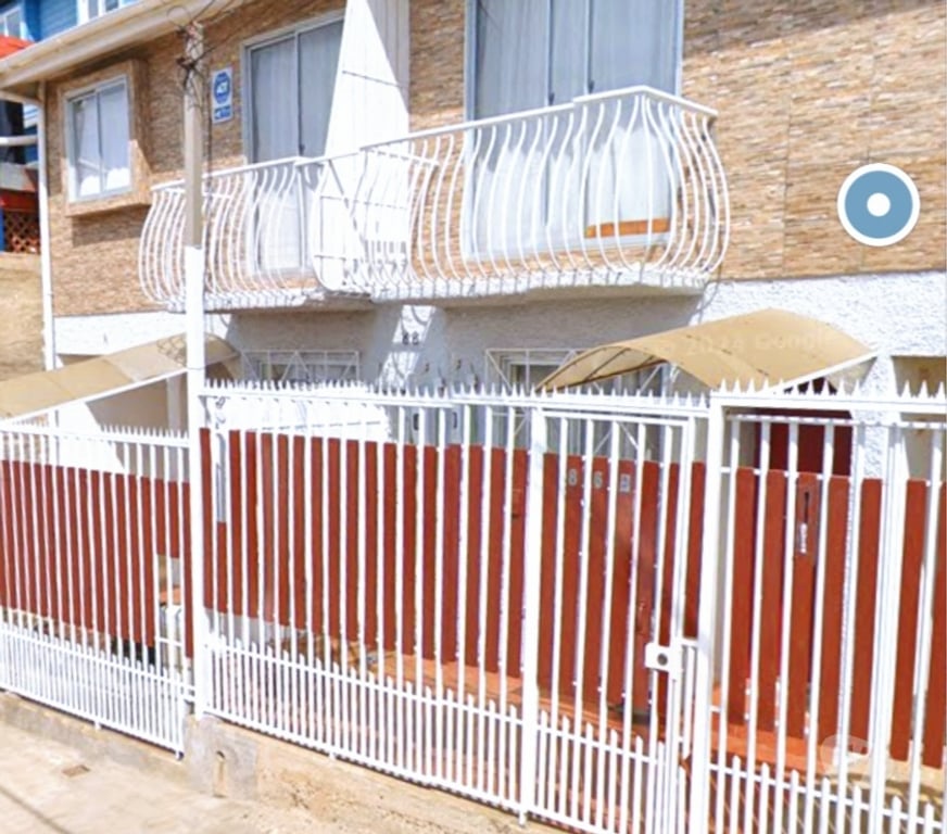 Bienes Raices Valparaíso Viña del Mar - Fotos de Propiedad Sólidas con 2 casas Independientes