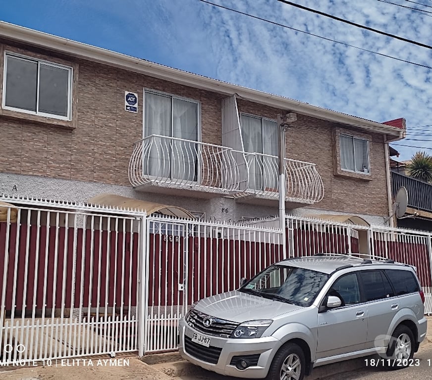 Bienes Raices Valparaíso Viña del Mar - Fotos de Propiedad Sólidas con 2 casas Independientes