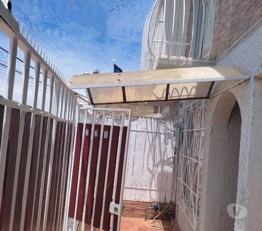 Bienes Raices Valparaíso Viña del Mar - Fotos de Propiedad Sólidas con 2 casas Independientes