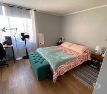 Pieza con baño y balcón $160.000.