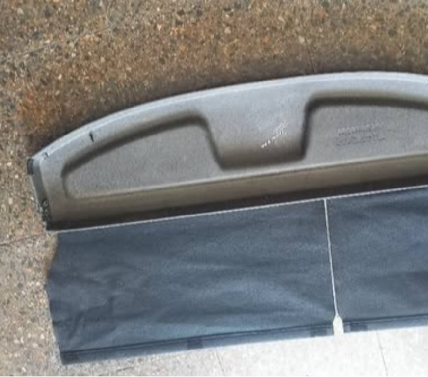 Accesorios para Autos Santiago Santiago - Fotos de Cubre maleta Toyota Yaris impecable llegar e instalar.