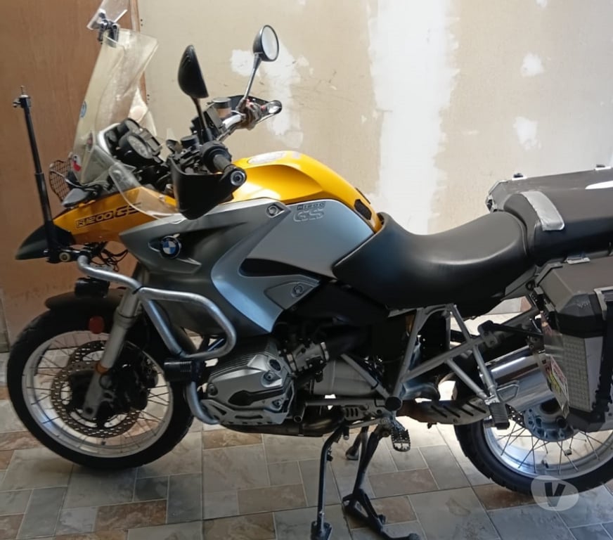 Vendo moto Santiago Estación Central - Fotos de Bmw 1200 Gs 2006, con tres maletas, Papeles Al día.