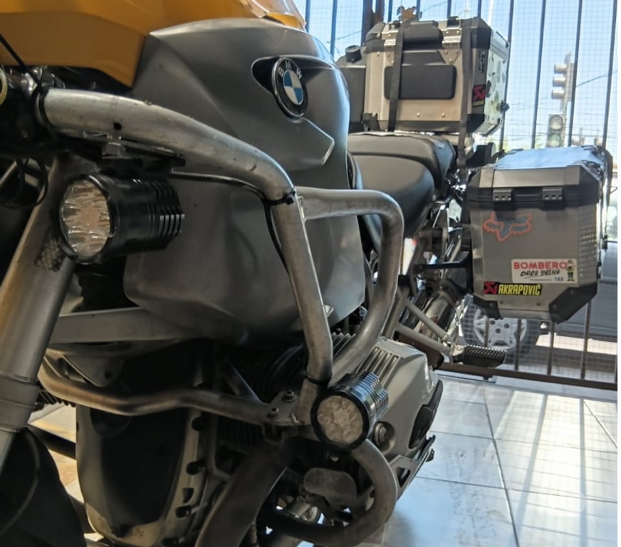 Vendo moto Santiago Estación Central - Fotos de Bmw 1200 Gs 2006, con tres maletas, Papeles Al día.