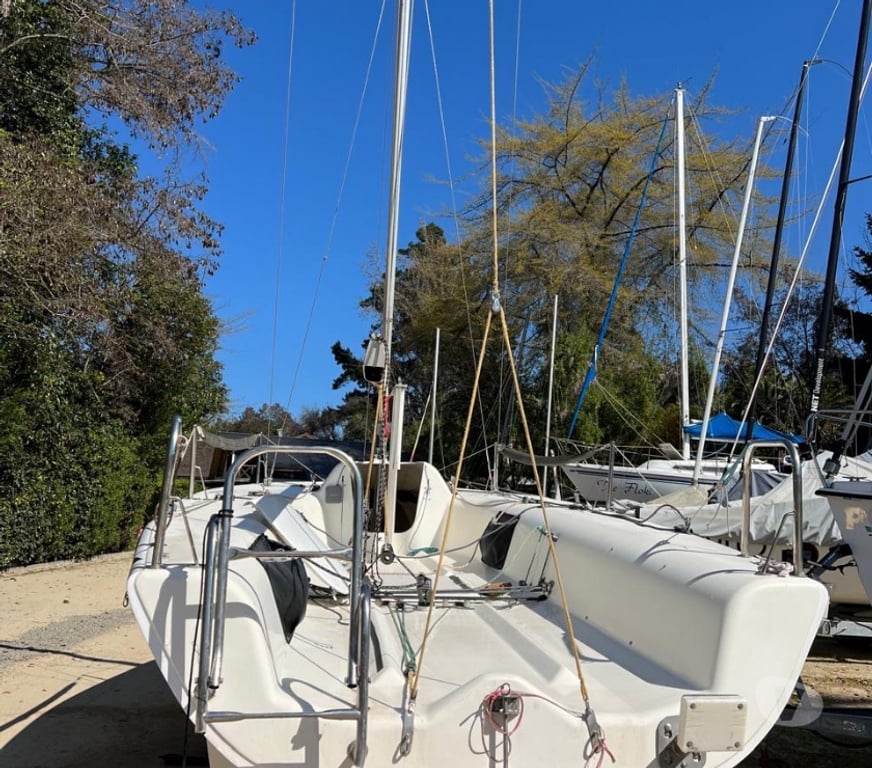 Embarcaciones Santiago Vitacura - Fotos de VELERO TRAILEREABLE FIBERTEX 24