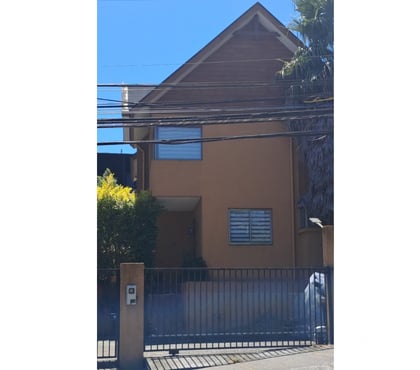  Casas y departamentos en arriendo San Pedro de la Paz Concepción - Fotos de Estupenda casa andalué, 2 pisos mas mansarda 4D 4B