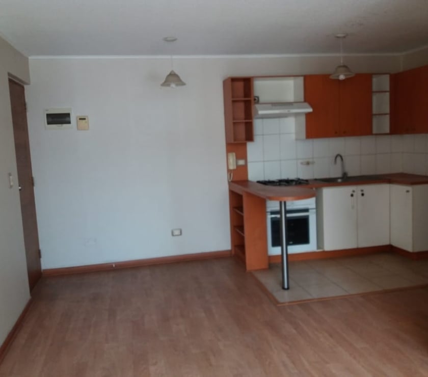 Metro Sta Ana dpto 2dmts living y estacionamiento