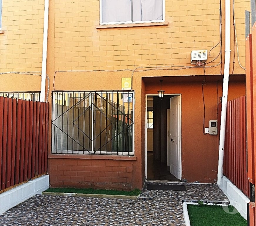 Bienes Raices Valparaíso Quilpué - Fotos de CASA DOS PISOS PAREO CONTINUO BELLOTO NORTE