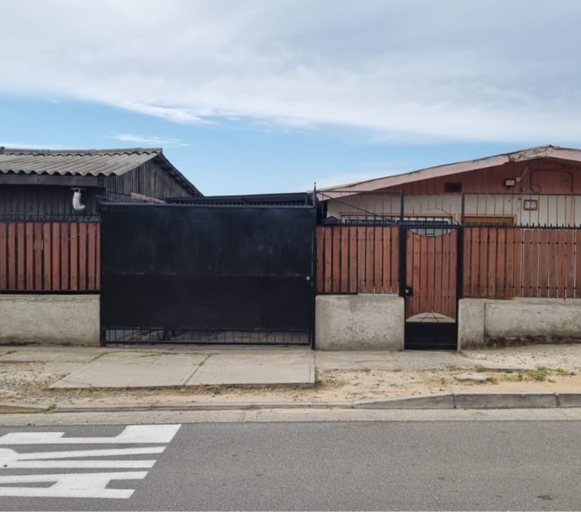 CASA INDEPENDIENTE UN PISO MAS LOCAL COMERCIAL BELLOTO