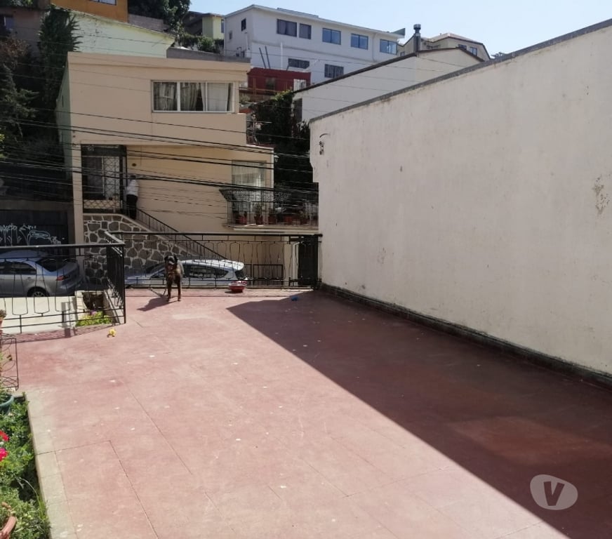 Bienes Raices Valparaíso Viña del Mar - Fotos de CASA DE DOS PISOS PAREO SIMPLE SECTOR RECREO VIÑA DEL MAR