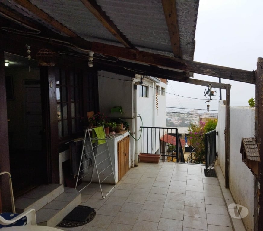 Bienes Raices Valparaíso Valparaíso - Fotos de CASA EN CERRO ESPERANZA CON VISTA A LA BAHIA SOLO CONTADO