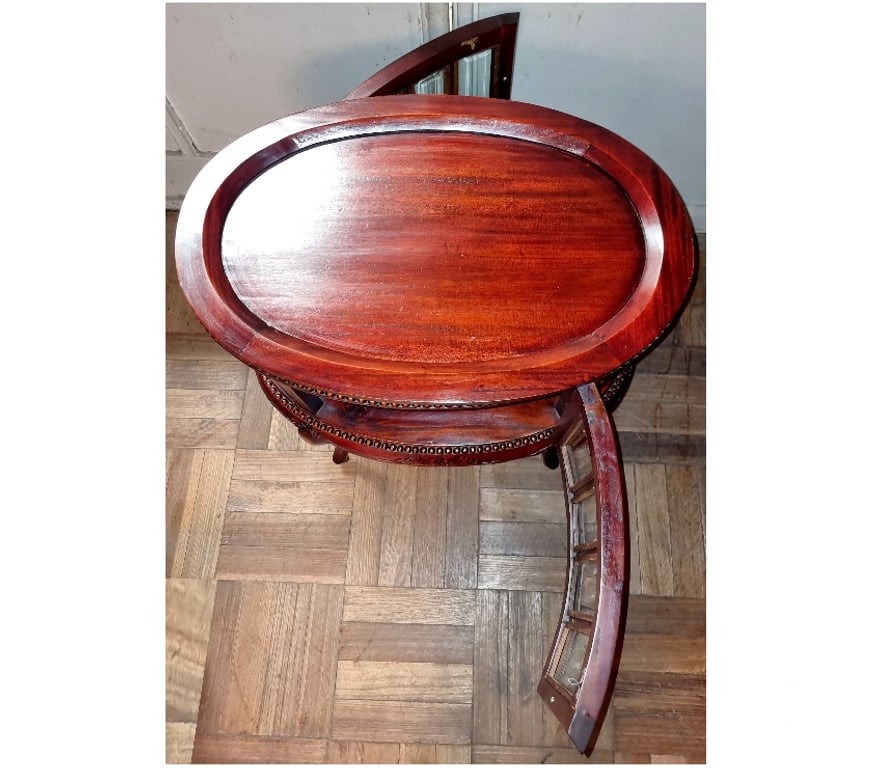 Muebles Santiago Quinta Normal - Fotos de Licorero ovalado con 2 puertas y vidrios biselados de Teca