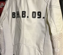 CHAQUETA DE CUERO HUGO BOSS SCLUSIVA NUVA SIN USO
