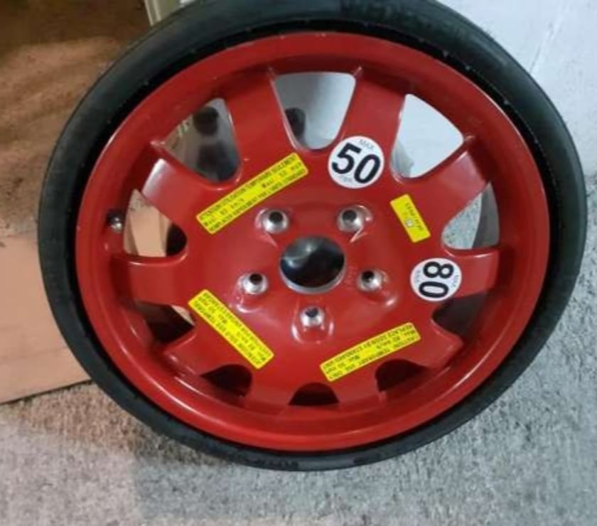 1 llanta con neumático nuevos linea Porsche Carrera 911