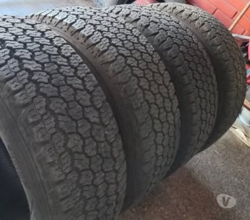 Accesorios para Autos Santiago Santiago - Fotos de 4 Neumàticos Good Year Wrangler Kevlar 275-60-R-20