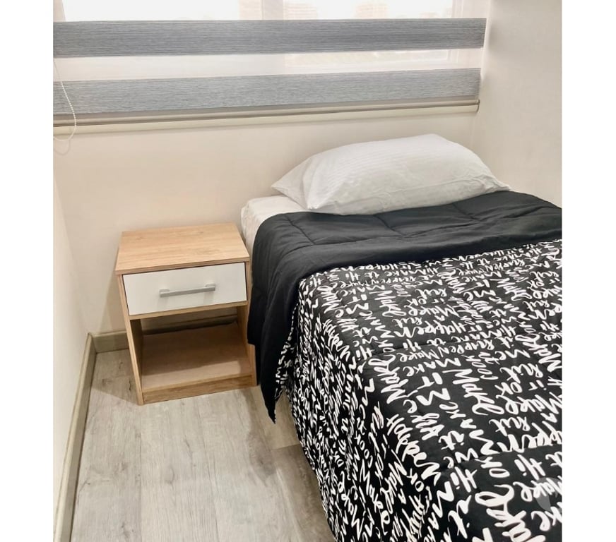 Arriendo de piezas Santiago San Miguel - Fotos de Pieza, metro Departamental