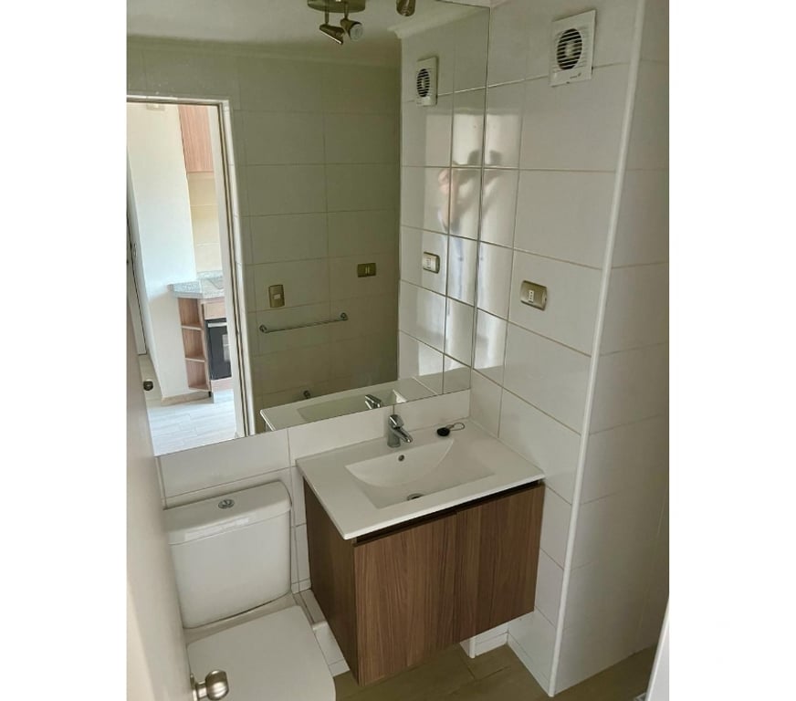 Arriendos Santiago Santiago - Fotos de Arriendo Departamento Seminuevo de 1 Ambiente 1 Persona