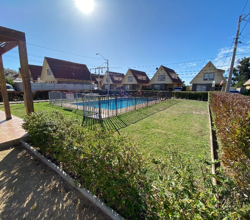 VENDO CASA EN CONDOMINIO JARDINES DE PEÑABLANCA V. ALEMANA