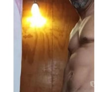 Cuarenton atractivo en busca de chica para encuentros